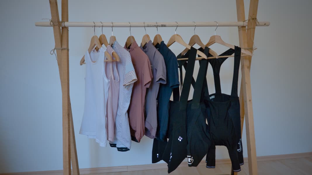 Rollentraining von Kopf bis Fuß: Welche Kleidung für Zwift und Co?