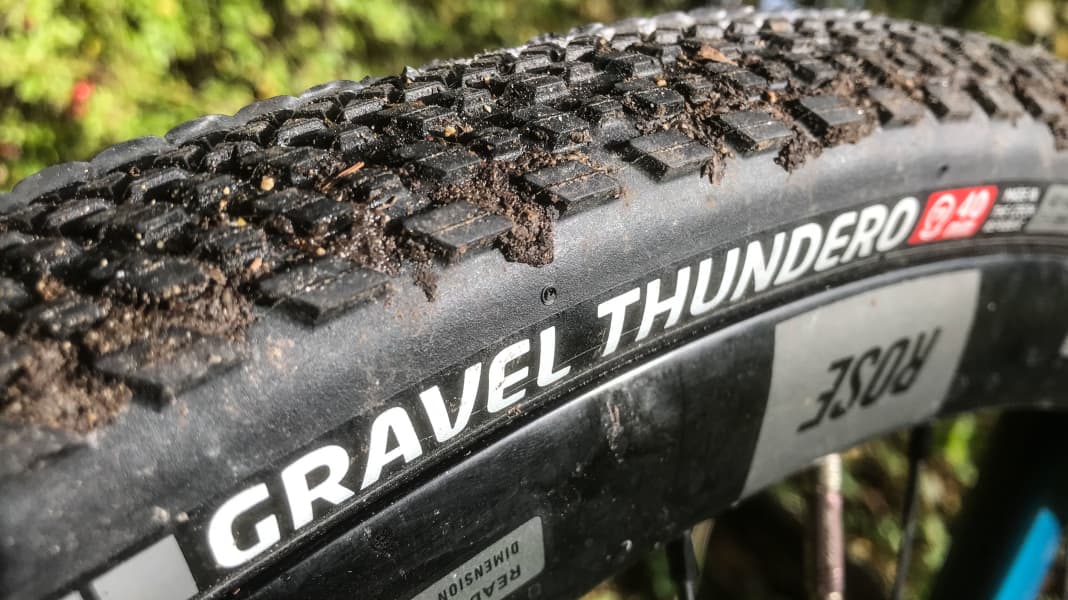 Vielseitig und leicht: Der Gravelreifen Tufo Thundero im Fahrbericht