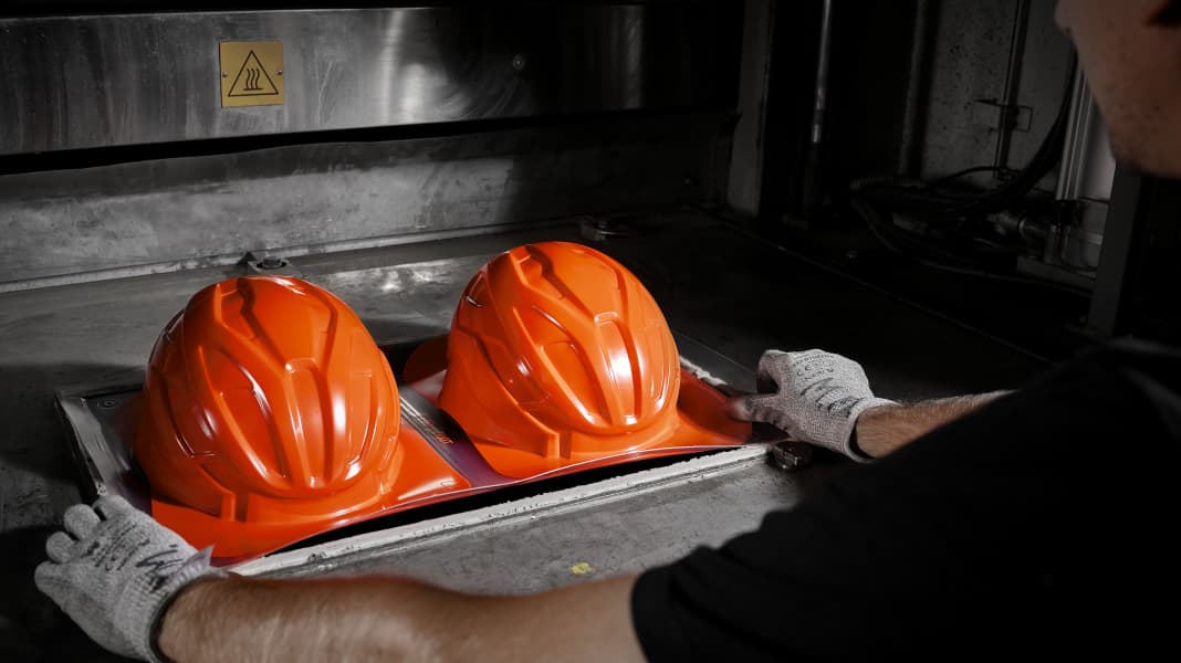 TOUR zu Besuch bei Kask: Ein exklusiver Einblick in die Produktion des italienischen Helmherstellers