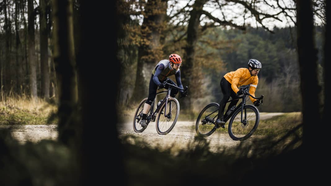 4 Gravelbikes ab 3099 Euro im Test Wie gut ist die Mittelklasse