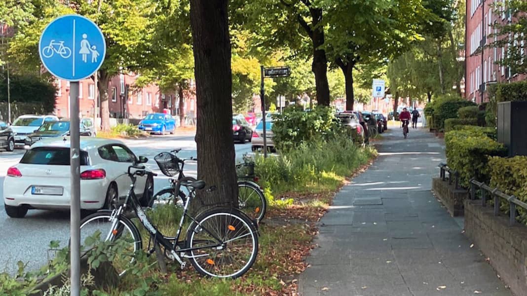 ADFC Hamburg: ADFC fordert das Ende illegaler Radwegbenutzungspflichten