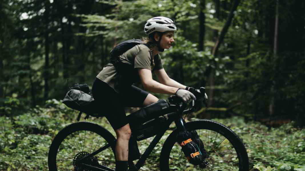 Bikepacking-Tour planen: So viel Gepäck brauchst du für eine Bikepacking-Tour
