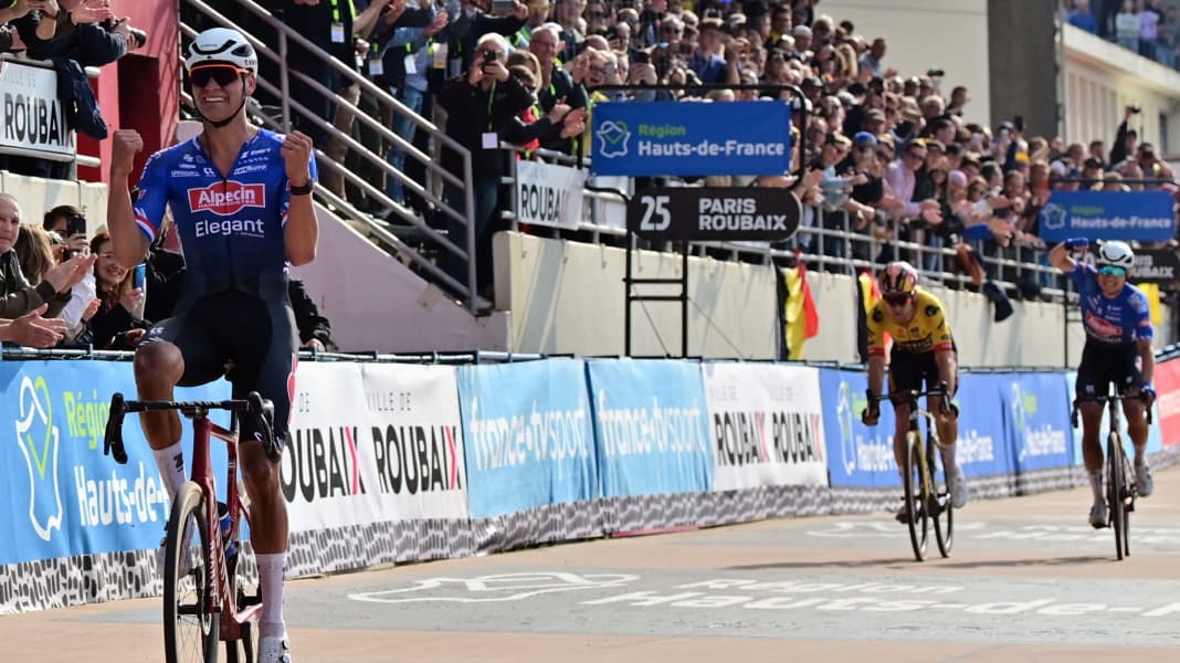 Paris-Roubaix: Van der Poel triumphiert - Sturzpech für Degenkolb