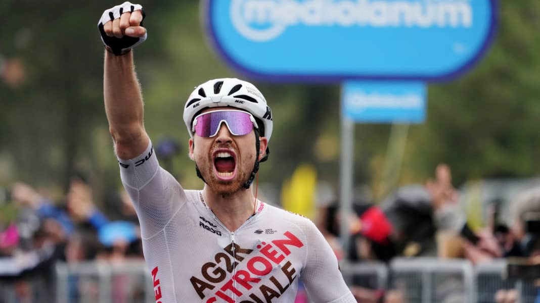 106. Giro d'Italia - Leknessund löst Evenepoel ab - Paret-Peintre holt Tagesieg