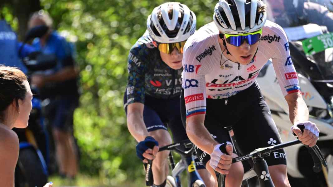 Pogacar setzt Zeichen: Sprintsieg gegen Vingegaard