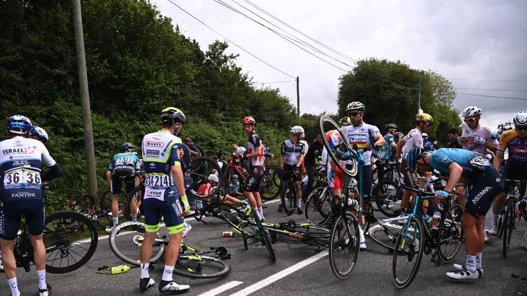 Sicherheit im Radsport: Gelbe Karten, Kilometer-Regel - und bald Airbags?