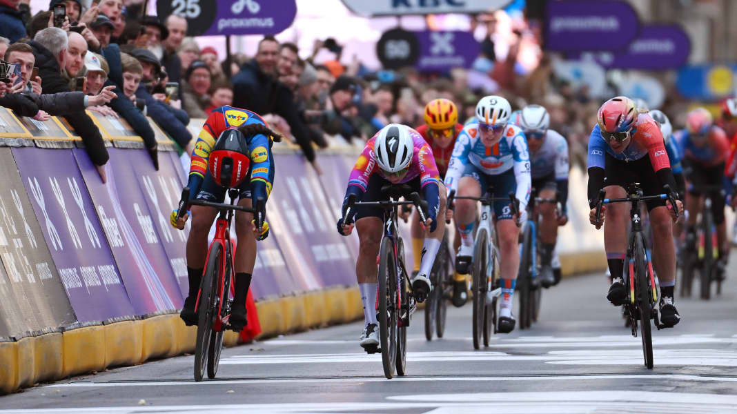Gent-Wevelgem 2024: Wiebes schlägt Balsamo im Fotofinish