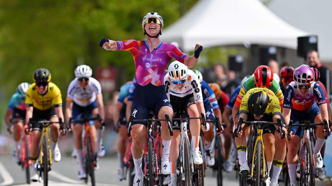 Rennen für eine Stunde unterbrochen: Vos gewinnt Amstel Gold Race, Wiebes jubelt zu früh