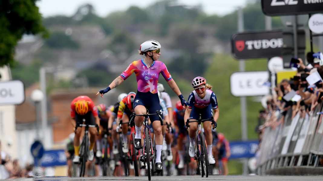 RideLondon Classique 2024 - 1. Etappe: Wiebes lässt keine Zweifel aufkommen