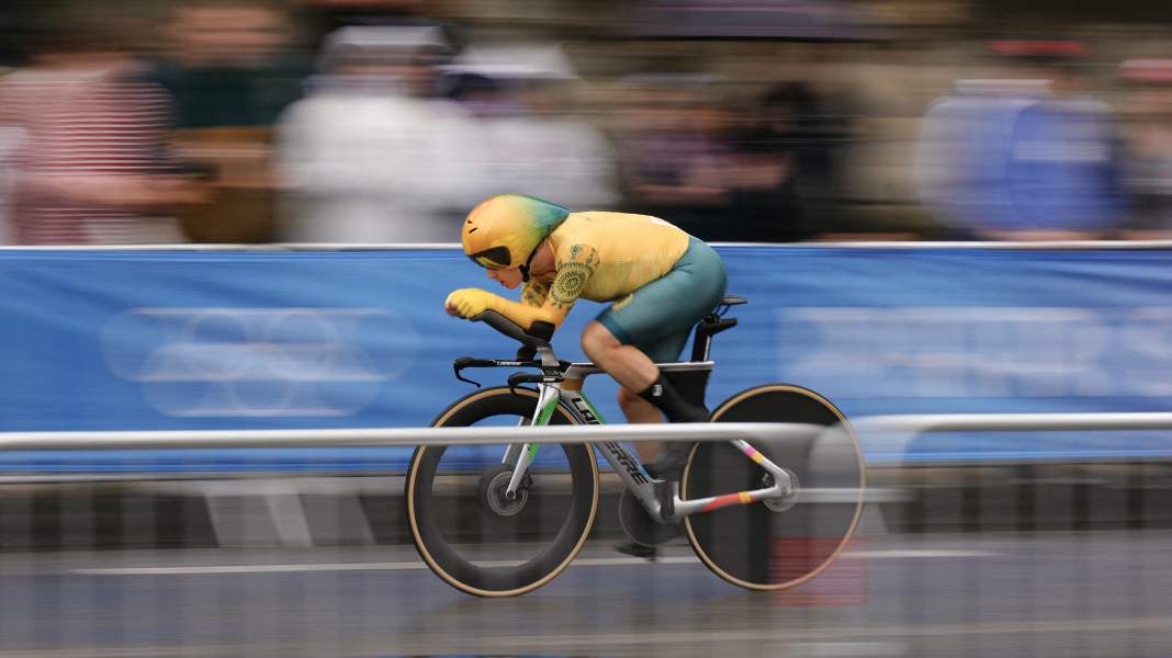 Olympia 2024: Machtdemonstration: Brown holt Gold im Zeitfahren