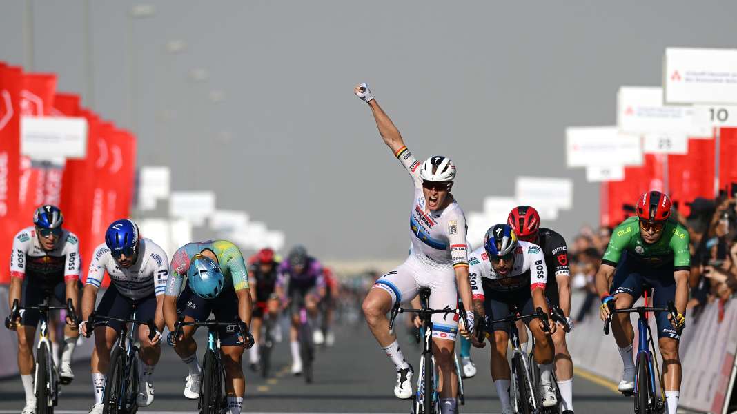 UAE Tour 2025: Merlier jubelt in Dubai - Pogačar in Ausreißergruppe