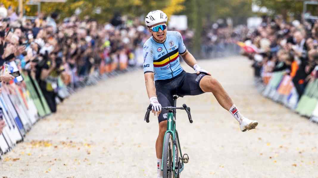 Gravel-WM 2025 - Männer: Pogacars Teamkollege Florian Vermeersch fährt solo zum Weltmeister-Titel