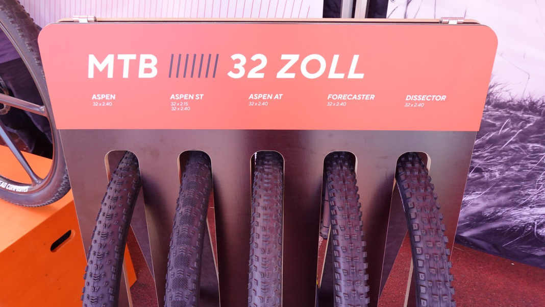 From gravel to trail - Maxxis offers the first and largest range of tyres for 32-inch bikes.