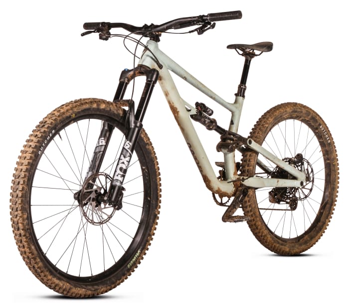 Specialised never offers as much bike for the money as the Status. For 3300 euros, you get a robust freeride or enduro bike that can do a lot.