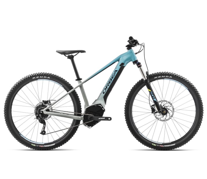   The Orbea Wild HT 40 Bosch with SR Suntour XCR steel suspension fork, Shimano Altus 9-speed drivetrain and M315 disc brakes costs € 2999.