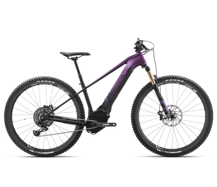   Das Topmodell bietet Srams E-MTB-Schaltung EX1 (8fach), Guide RE-Bremsen, eine Fox 34 Factory-Gabel und eine Race Face-Teleskopstütze. Für das Orbea Wild HT 10 Bosch werden 4999 Euro fällig.