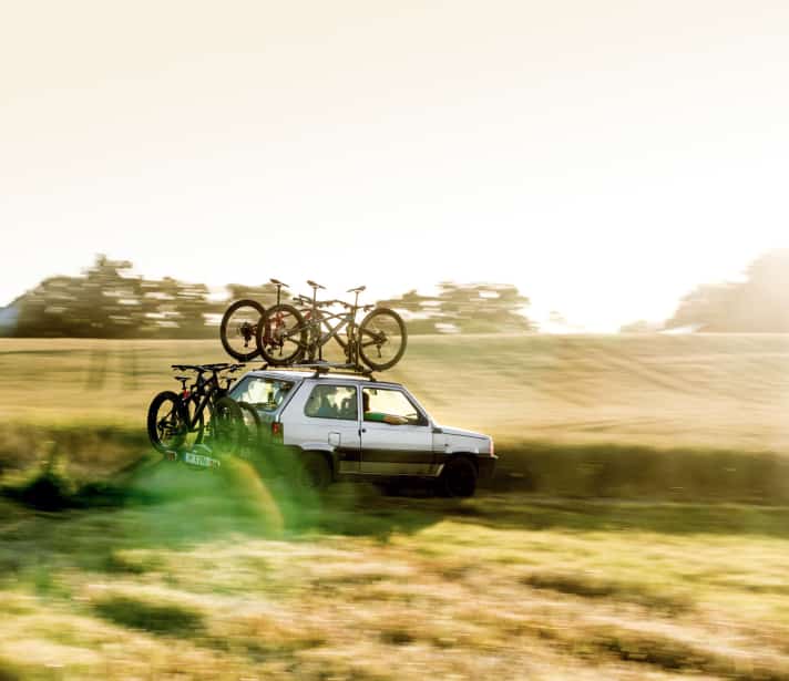 11 bike carriers for tailgate and coupling in the test