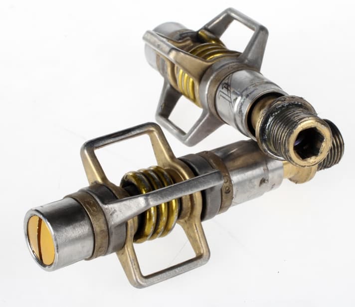   The Eggbeaters from Crank Brothers are particularly popular with racers due to their low weight.