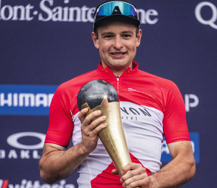 Luca Schwarzbauer (26) wins the XCO World Cup overall and looks ahead to the 2024 Olympics with a broad chest.