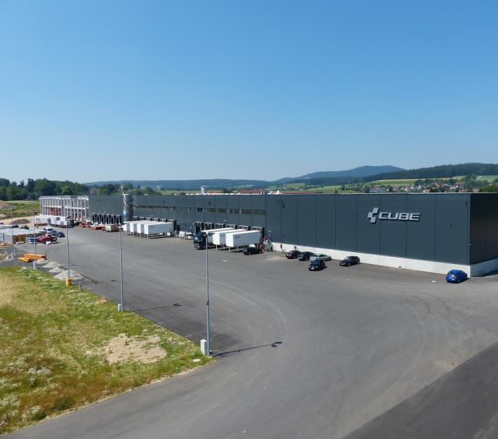   Cube is currently expanding its logistics and production building in Waldershof. The new showroom is also being built there.