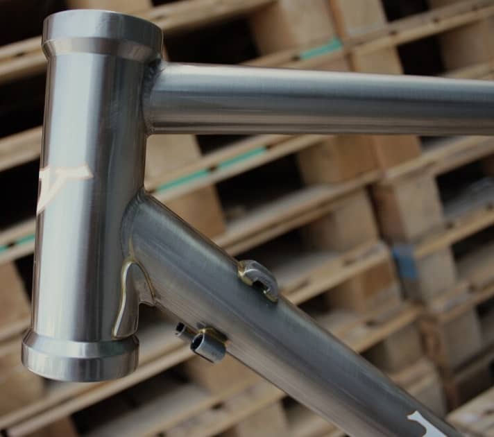   Finest weld seams draw the head tube