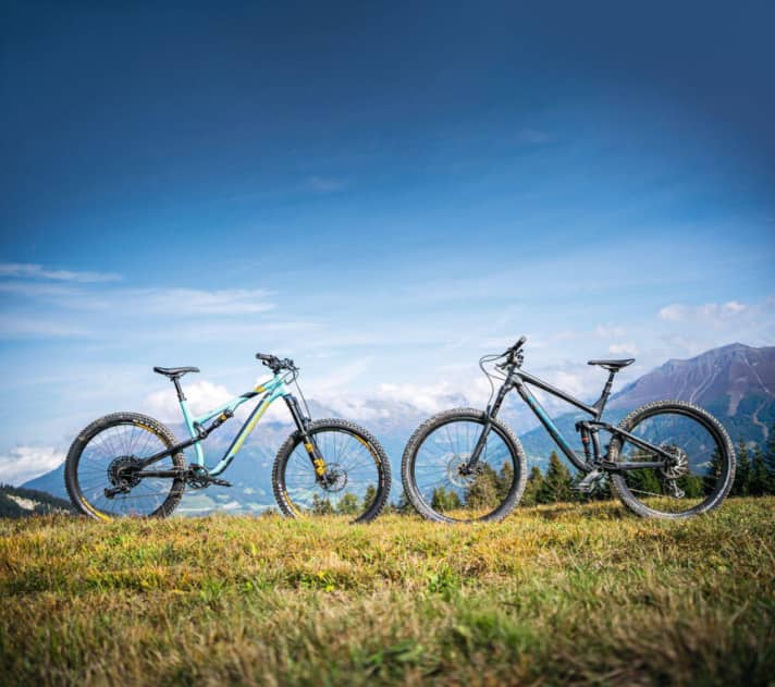   Test duel 2020: Rocky Mountain Altitude A 50 (right) against Trek Slash 8
