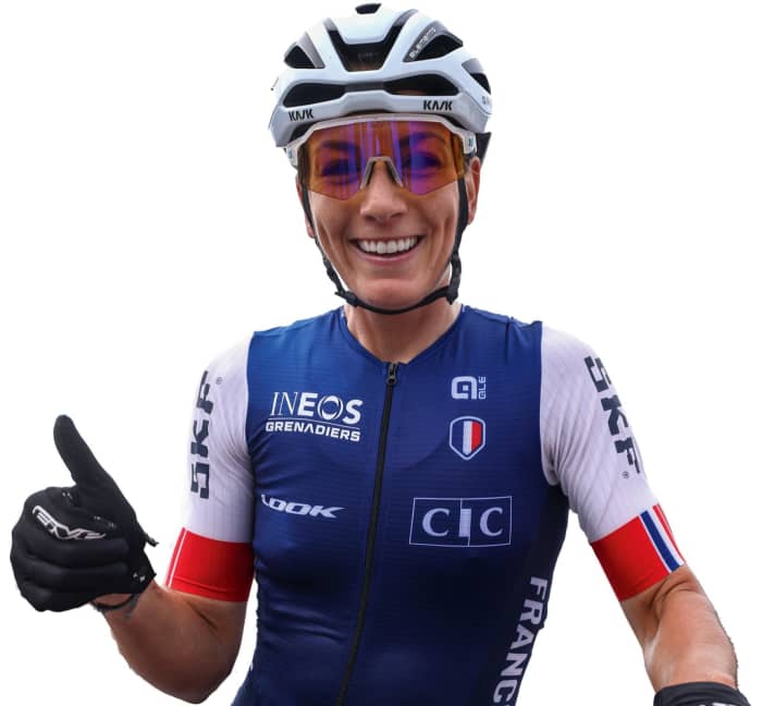 Pauline Ferrand-Prévot: Nein, während der Saison hat sich der Doppeltriumph nicht abgezeichnet. Die Französin zeigte sich 2023 im Weltcup eher zurückhaltend. 
Aber ihre Mission lag auf Gold, und das sicherte sie sich gewohnt souverän sowohl im Short Track 
als auch im Cross Country.