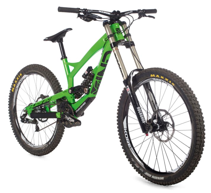   Masculine, technical, sexy - that's what a big bike should look like!
