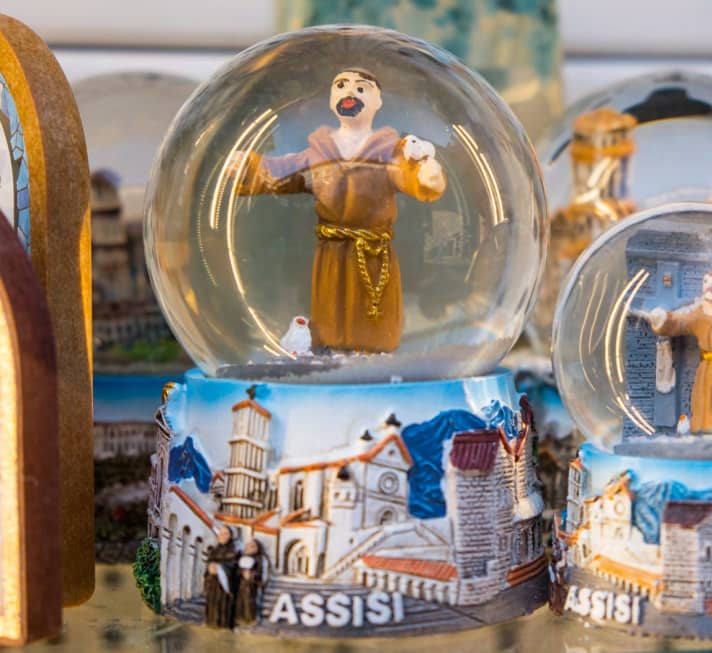 Assisi snow globe