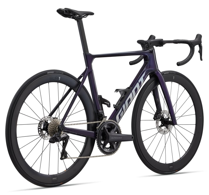 À l'exception du modèle haut de gamme, des tiges de selle classiques sont utilisées.