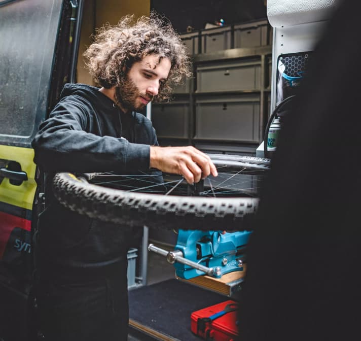 Full concentration: Yanick Gyger also experiences feelings of flow when screwing. 