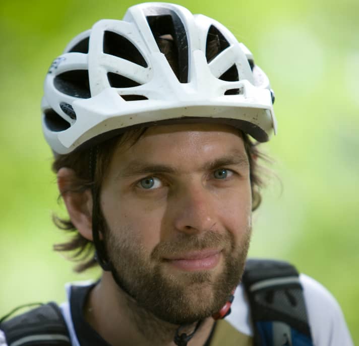   Björn Kafka (32), bike editor: Rides bikes since 1987, weight 82 kg, height 1.88 m, rider type marathon/tour, favourite area Norway