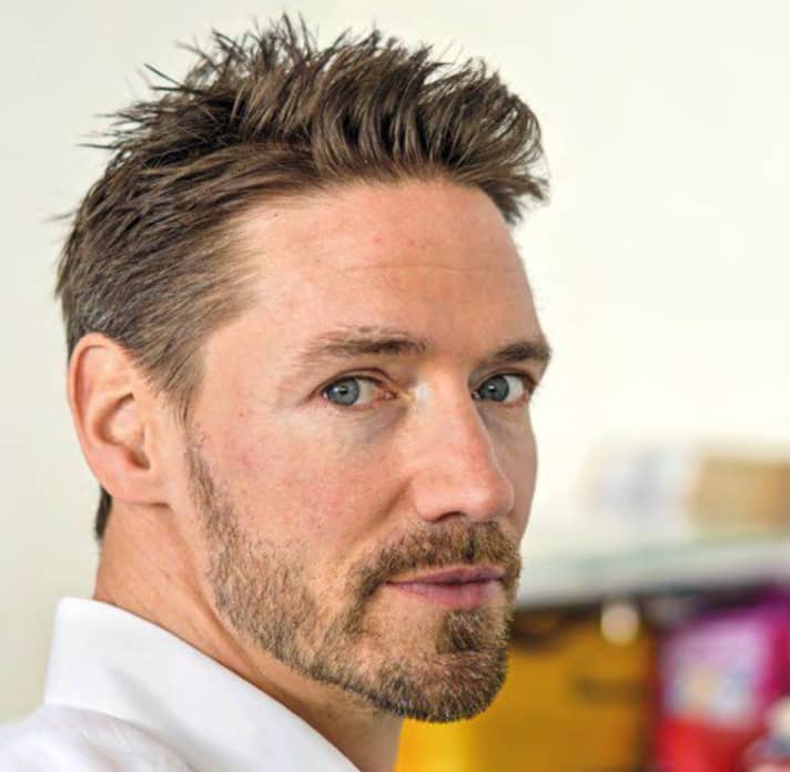 Andreas Wagner:
Sports scientist and co-founder of the Frankfurt training institute iQ athletik. The expert in strength, fitness and health training is a keen cyclist in his free time.