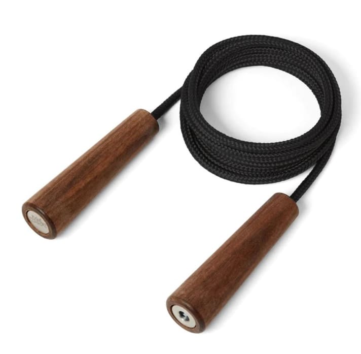 The skipping rope from Edelkraft is made to a certain extent from recycled PET bottles