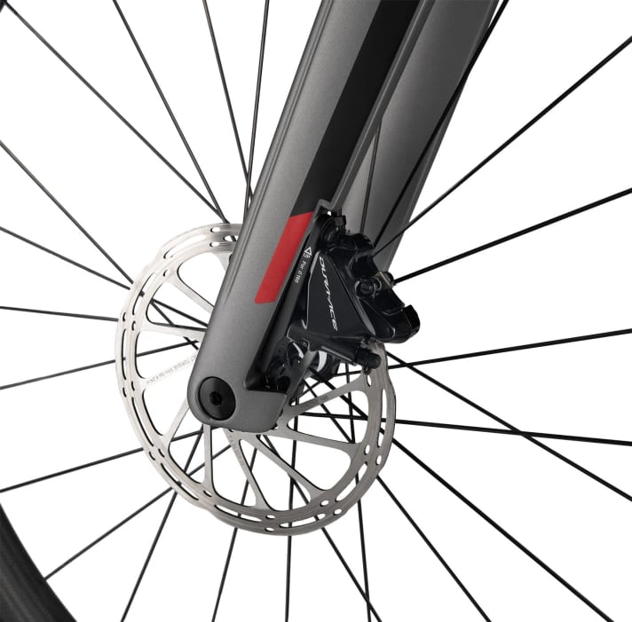   Le Ridley Noah Fast 2019 est proposé avec des freins à disque et des freins sur jante.