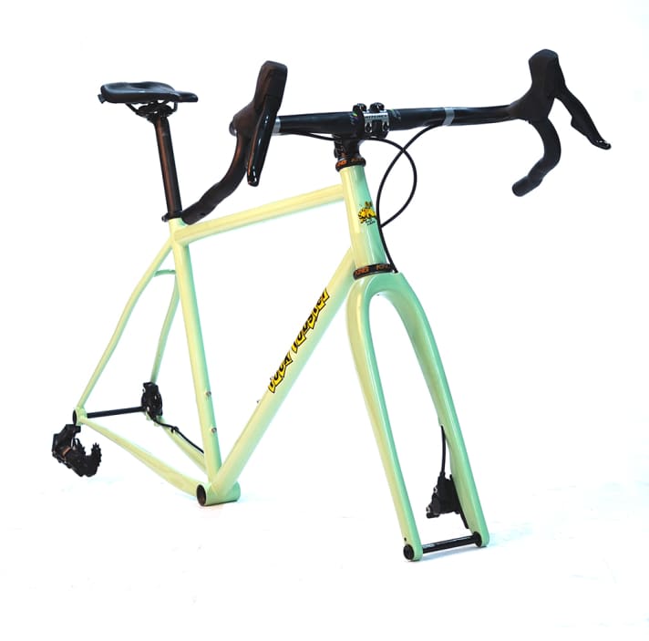 Beim Aufbau eines Custom-Bikes können ungeahnte Probleme aufploppen. Hier passt alles dank guter Planung. Das Projekt geht langsam auf die Zielgerade.