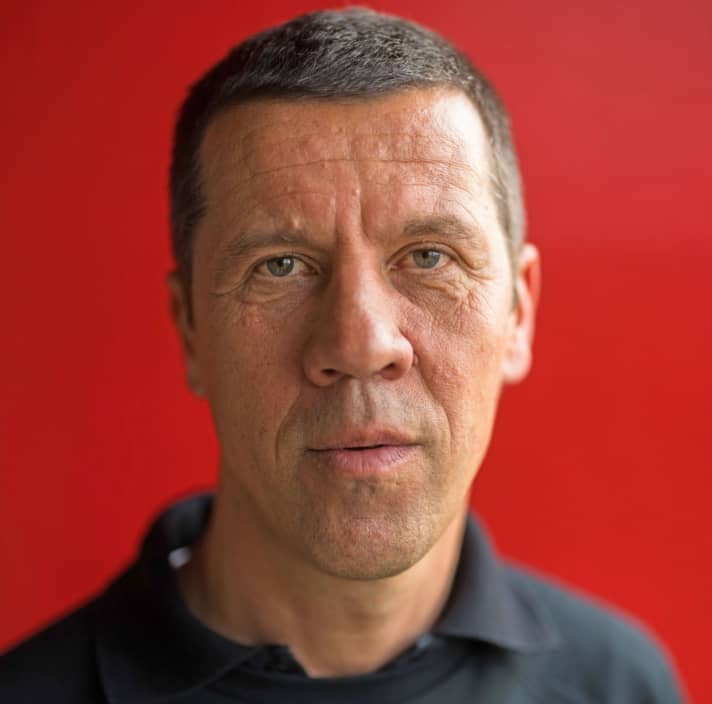 “Ich wollte, dass meine Kinder das bestmögliche Umfeld haben. Wenn sie weit kommen wollen, müssen sie mit Konkurrenz klarkommen.” - Lars Teutenberg