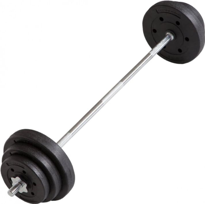   Kniebeugen mit einer Langhantel steigert Ihre Maximalkraft. Das wirkt sich auch positiv auf die Ausdauer aus.