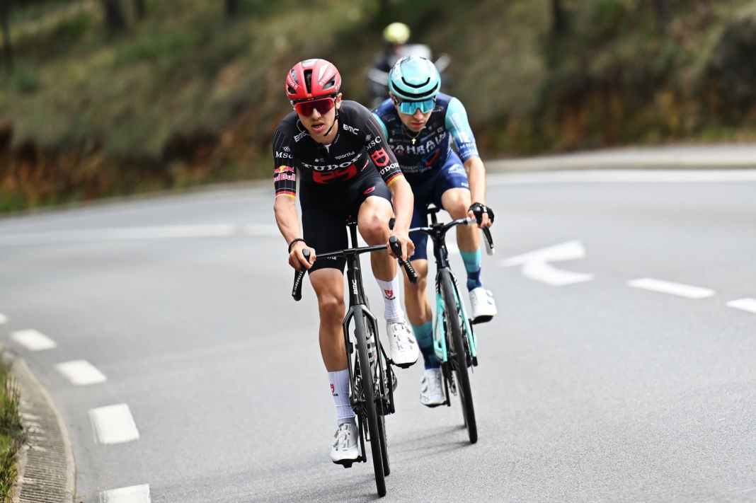 Test de forme réussi : Marco Brenner (à gauche) lors de la course d'un jour du Tour des Alpes Maritimes avec le Français Lenny Martinez dans la roue. L'Allemand s'est classé quatrième.