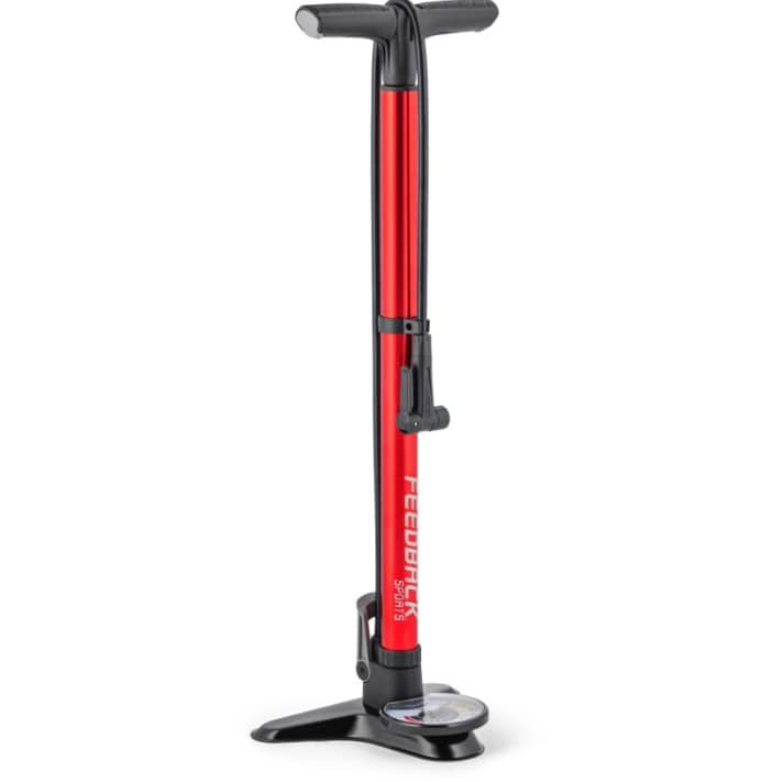 Avec sa tête de pompe, la nouvelle Pneuma CC dessert tous les types de valve courants et dispose d'une fonction de compresseur pour les systèmes Tubeless.