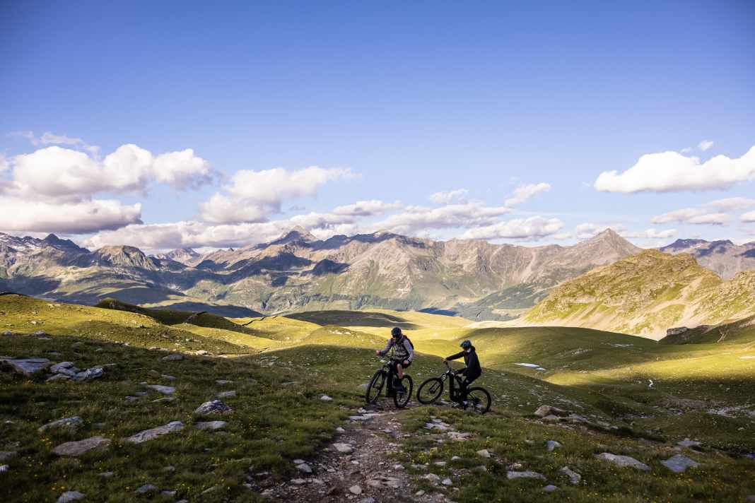 From Madesimo you climb a steep 1000 metres up to the Pian dei Cavalli.