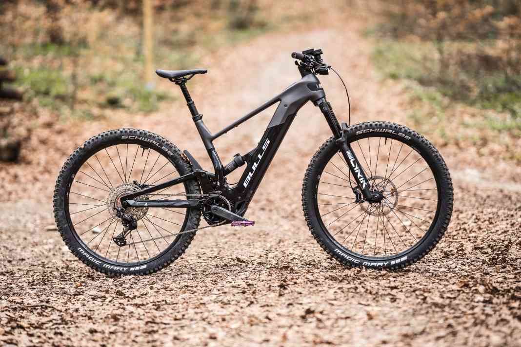 The Copperhead EVO AM is the classic touring eMTB in the Bulls portfolio.