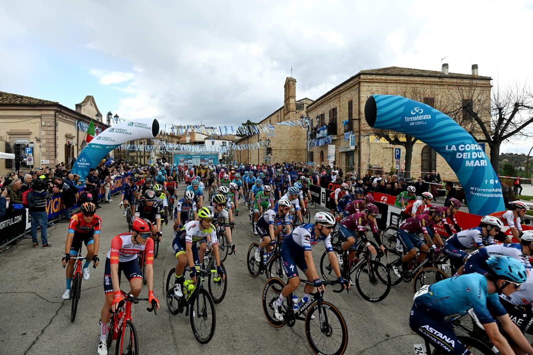 Die 5. Etappe von Tirreno-Adriatico 2023 führt von Morro d’Oro nach Sarnano-Sassotetto, wird aber wegen eines Sturms um knapp drei Kilometer verkürzt