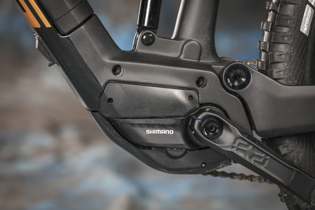 The cheaper Shimano EP6 is not only around 300 g heavier, but also noticeably weaker than the new EP801.