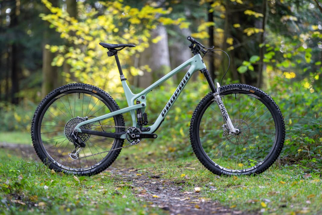 The latest addition to the Propain Hugene for the coming season is the colour: Frosted Mint.