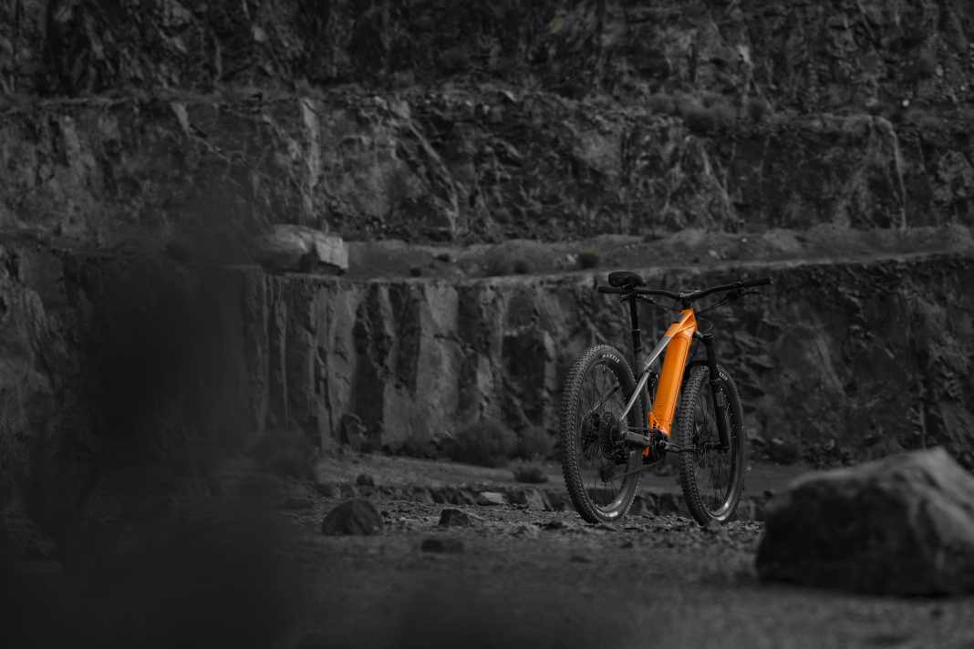 Mondraker hat zwei neue E-MTBs präsentiert: Das Chaser und das Prime bekommen ein umfangreiches Update.