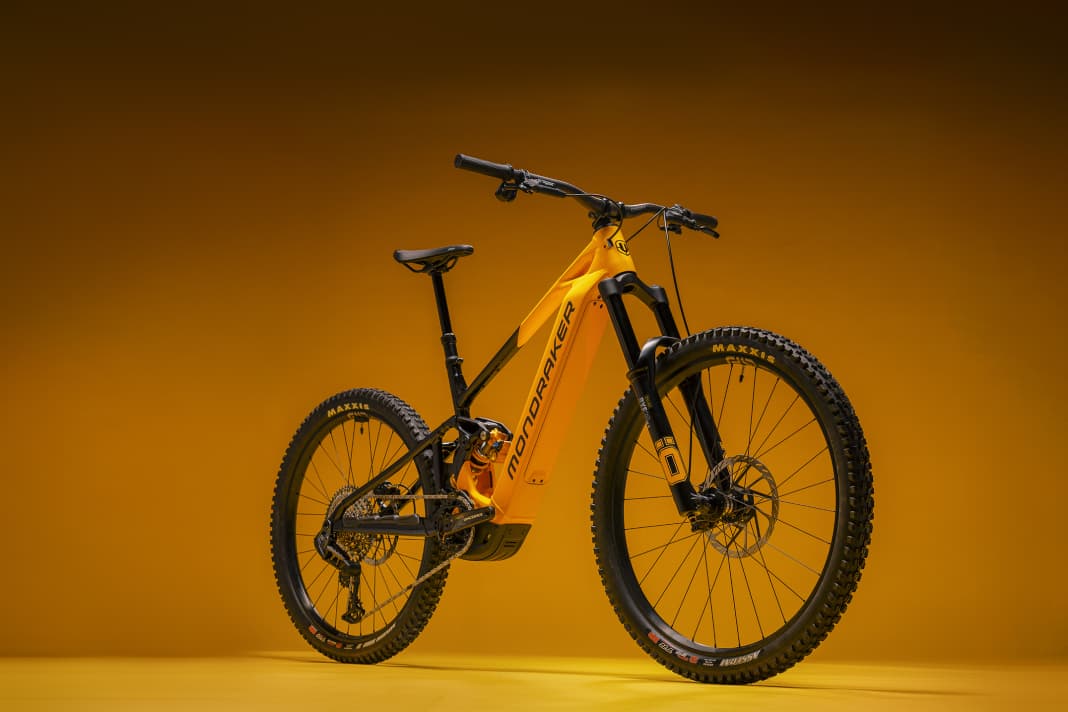 Chic e-freerider. The revised Mondraker Level in the top configuration for an impressive 9999 euros.