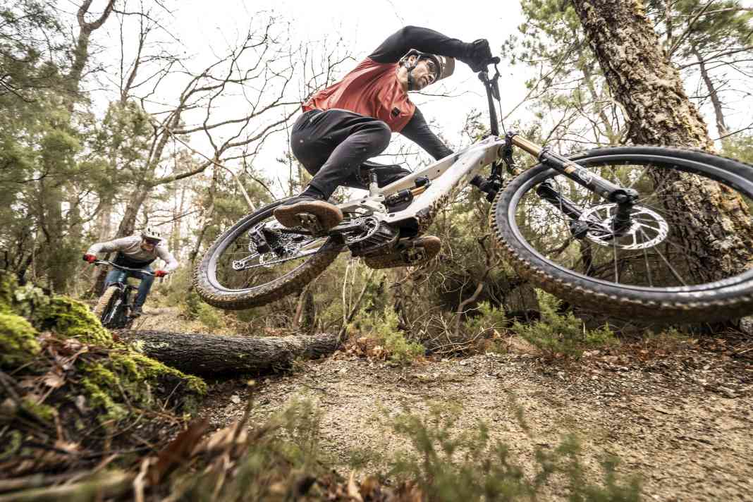 Leichte Trailpants sind die ideale Wahl für den Herbst. Wir haben die Modelle der wichtigsten Hersteller getestet und zeigen unsere Top 3.