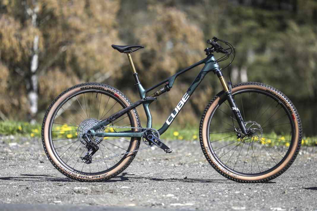 Das Cube AMS Zero99 C:68 SLX 29 ist ein alter Bekannter. 2021 war dem Cross Country Modell zuletzt ein Update vergönnt.