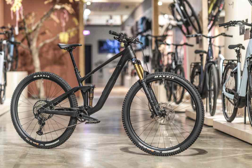 With its carbon frame, Fox suspension and Shimano XT components, the Cube Stereo One44 C:62 Race 29 cuts a very fine figure in the bike shop.